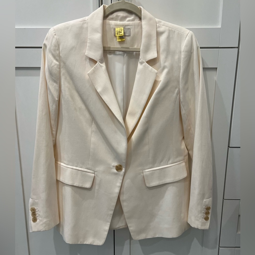 Lined ivory blazer